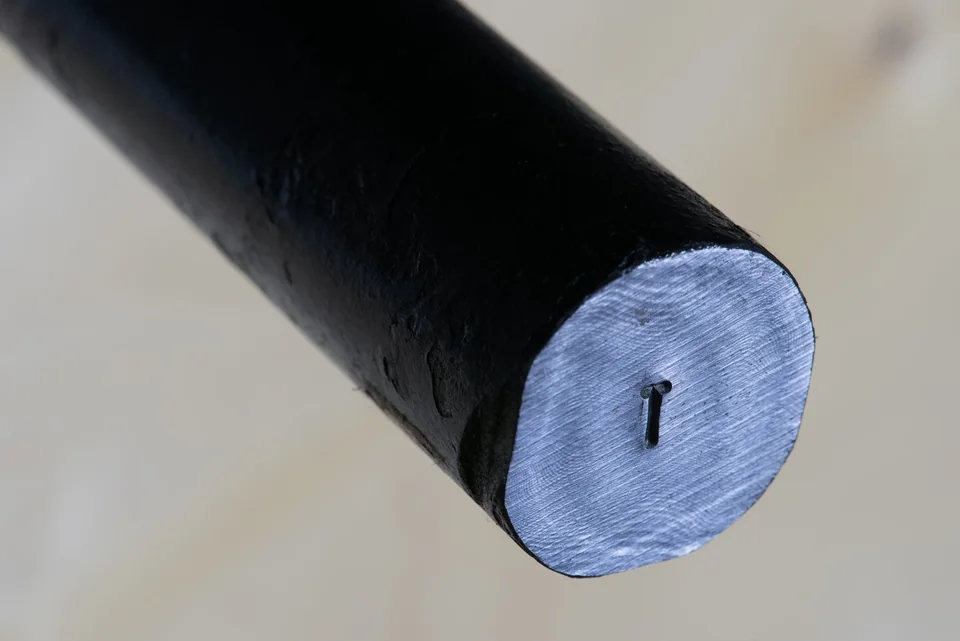 Cut end of a forge-ready DSC Damascus round